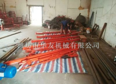 點擊查看詳細信息<br>標題：華友機械直滑式吊運機發(fā)貨現(xiàn)場 閱讀次數(shù)：7546